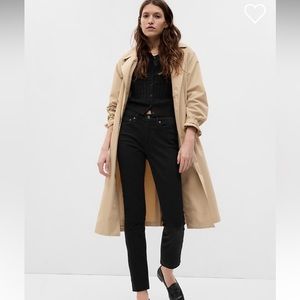 BNWT GAP mid-rise Black Jeans